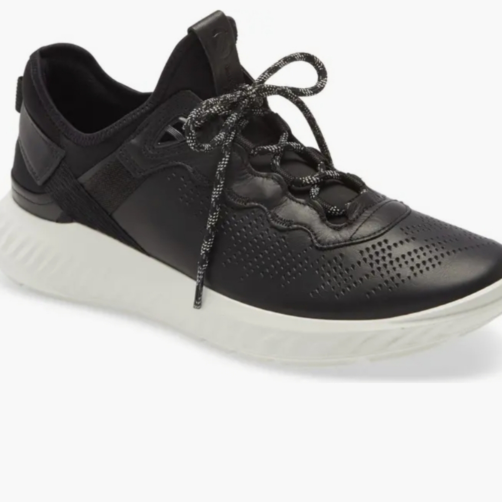 Ecco Mens St.1 Lite Sneaker Size 43 Black White Minimalist